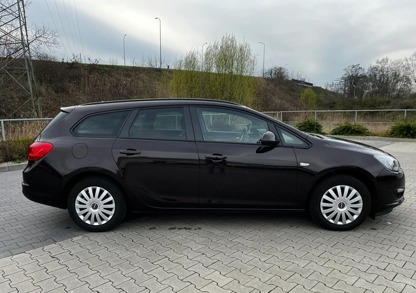 Opel Astra cena 35990 przebieg: 105500, rok produkcji 2015 z Szczecin małe 631